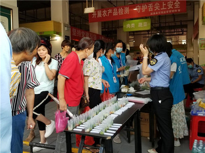 抽檢與送檢雙管齊下，筑牢佳節(jié)食品安全防線——遂溪縣市場(chǎng)監(jiān)督管理局開展專項(xiàng)監(jiān)督檢查活動(dòng)
